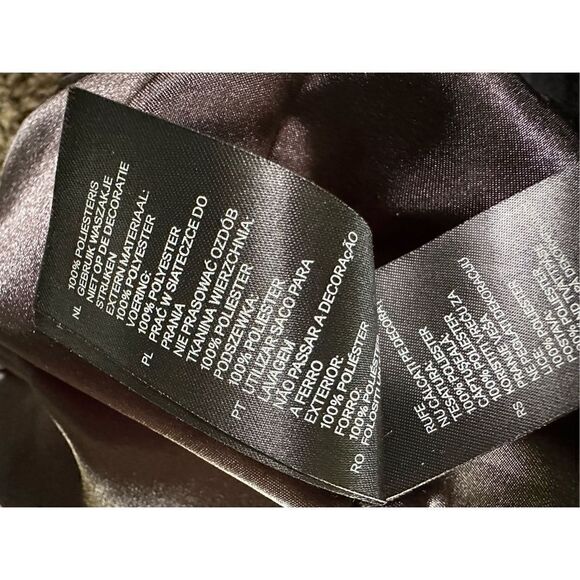 H&M sexy flirty, lightweight black mini with sequins and beads has a slip lining - Picture 10 of 12